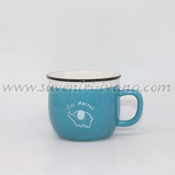 светлосиня керамична чаша със слонче и надпис Hello
