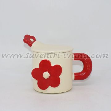 чаша с капаче и лъжичка – червено цвете