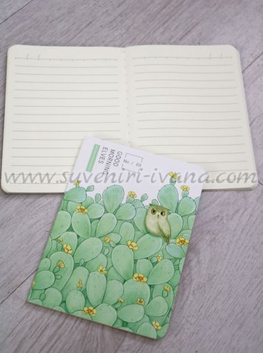 малък тефтер-бележник с листа на редове