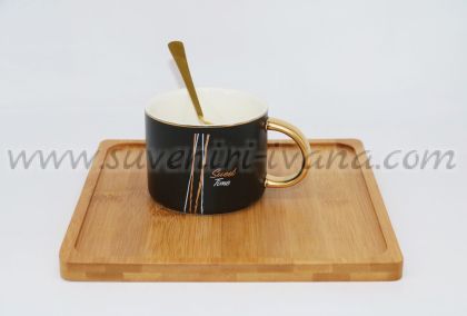 черна чаша sweet time с бамбукова подложка и огъната лъжичка