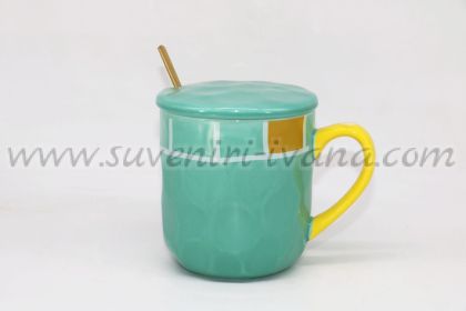 светлосиня чаша на правоъгълници