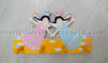 Детска дървена закачалка принцеси 20,0 х 11,0 см.