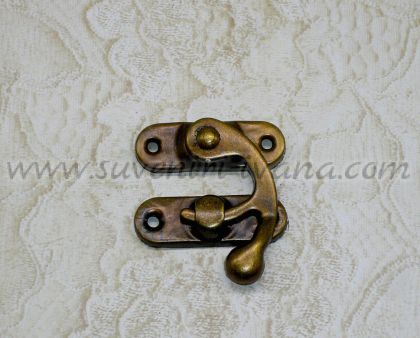 винтидж закопчалка за кутия 3,7х4,2 см