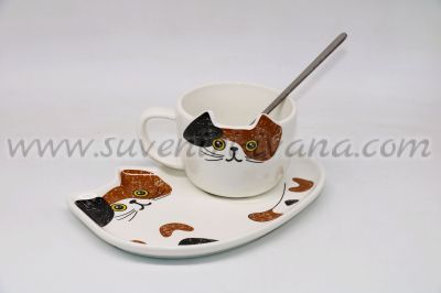 комплект серия котки чаша, чинийка и лъжичка модел три