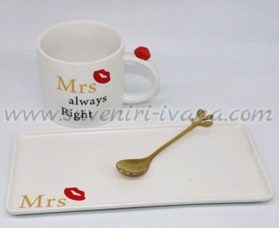 чаша за жена Mrs. Always Right с чинийка и лъжичка
