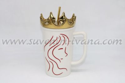 чаша със сламка и капаче корона