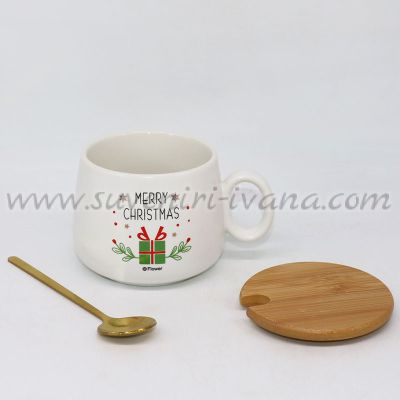 чаша за коледа с коледен подарък Merry Christmas