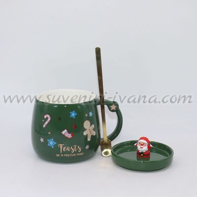 зелена коледна чаша с фигурка дядо коледа