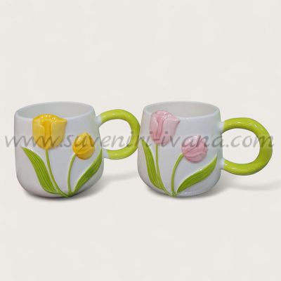 пролетни чаши лалета