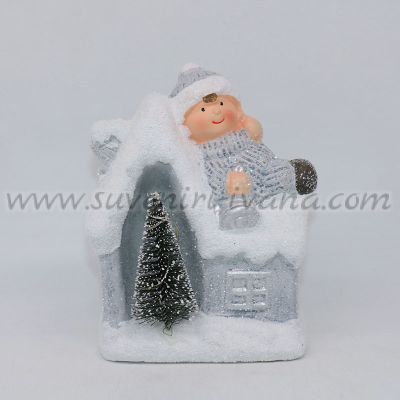 Светеща коледна декорация – дете с елхичка и къщичка, модел едно