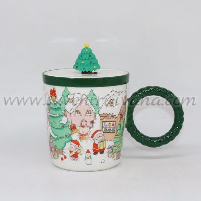 коледна чаша с капаче и весел коледен дизайн