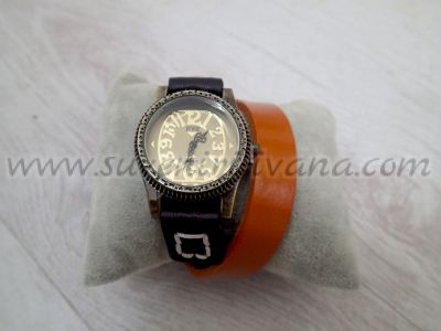 Часовник гривна в стил винтидж с каишка от естествена кожа