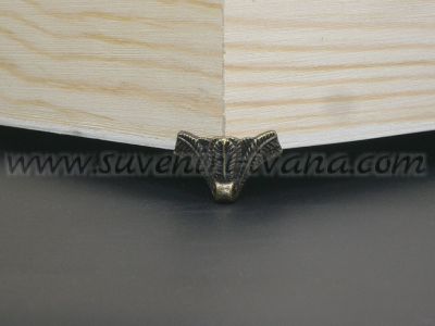 метални крачета за декорация на кутия