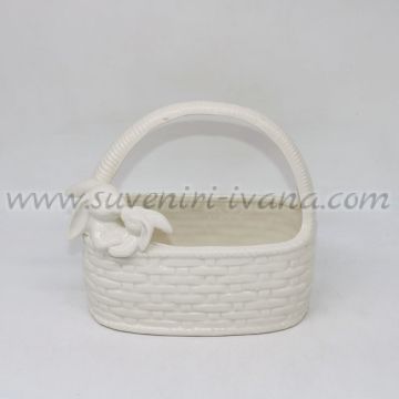 керамична декоративна кошница със зайчета