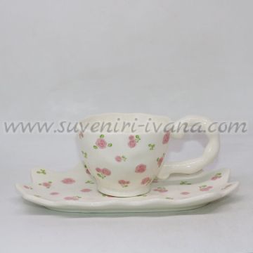 пролетен комплект чашка с чинийка на цветенца