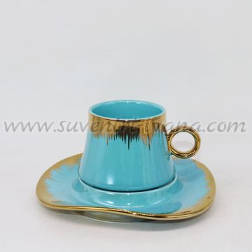 луксозна порцеланова чаша с чинийка в светлосиньо и златно