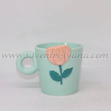 светлосиня чаша с релефно лале