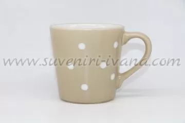 чаша за чай или кафе на бели точки