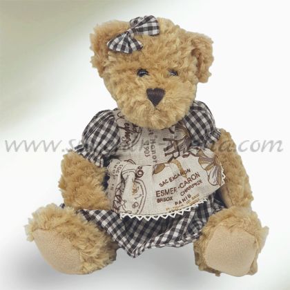 плюшено мече момиче с кафява карирана рокля и престилка