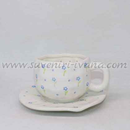 комплект чашка с чинийка на сини цветенца