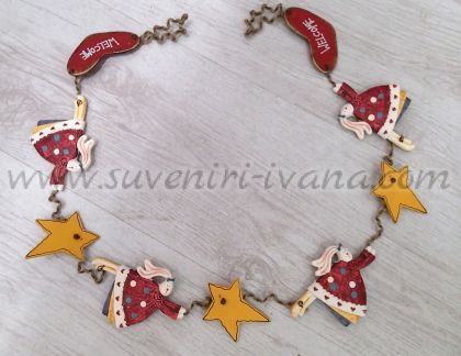 Гирлянда със зайчета от полирезин и дървени звезди 110 см.