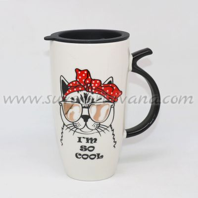 висока чаша с коте рапър