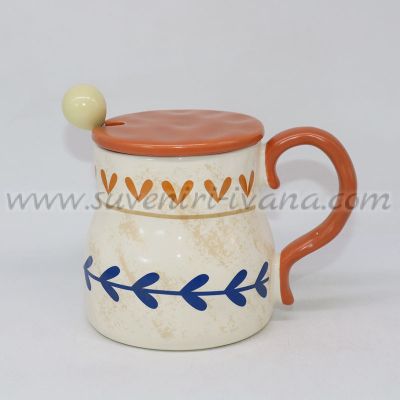Керамична чаша с орнаменти, капаче и лъжичка, модел едно