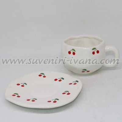керамичен комплект чашка с чинийка черешки