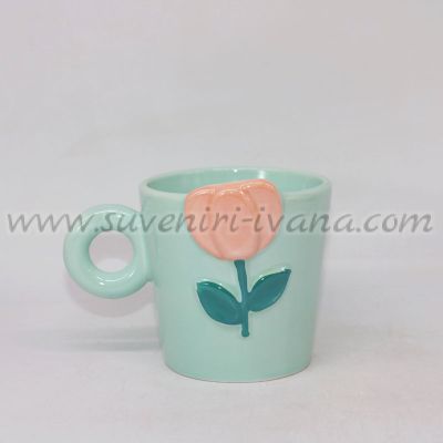 Керамична чаша с релефно лале, модел едно