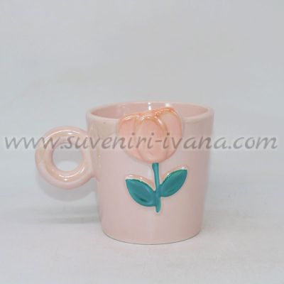 Керамична чаша с релефно лале, модел три