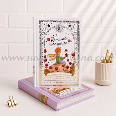Дизайнерски тефтер Romantic Rose Garden с илюстрация на Малкия принц, държащ роза