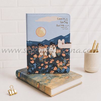 Тефтер с магнитна закопчалка Connie Spring Outing – Лунна разходка